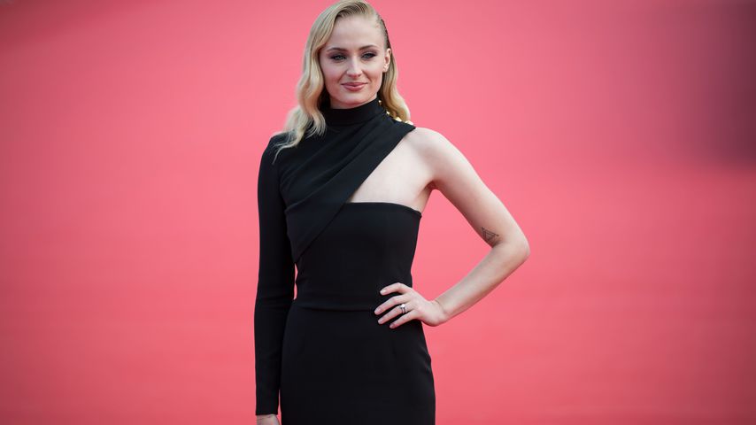 Nach Geburt: Sophie Turner kann endlich wieder Wein trinken