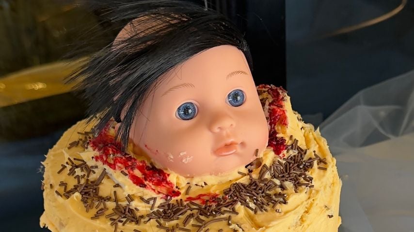 Sophie Kasaei und Jordan Brooks Babytorte