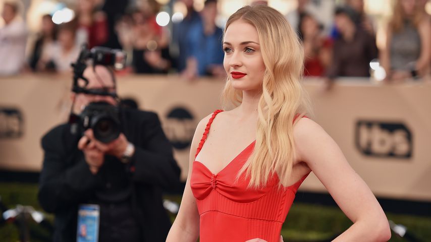In Berlin erwischt: Hier feiert GoT-Star Sophie Turner!