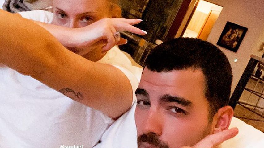 Nach Geburt: Joe Jonas postet erstes Bild mit Sophie Turner!