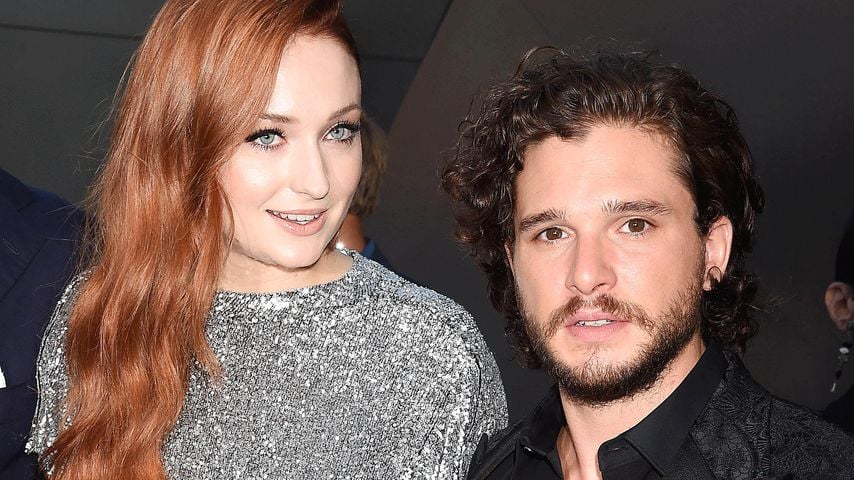 Kit Harington fand Kuss-Szene mit Sophie Turner "peinlich"