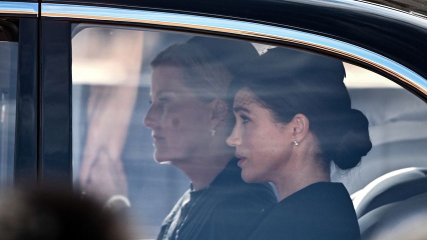 Sophie Wessex und Herzogin Meghan in der Prozession für Queen Elizabeth II.