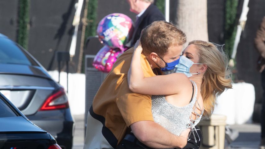 Stürmisch! Hier knutscht Spencer Pratt seine Heidi Montag ab