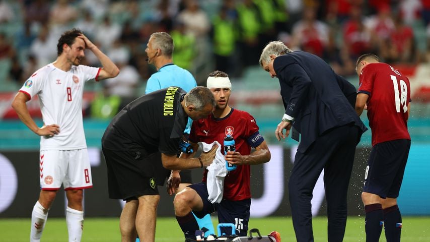 Spieler Tomáš Souček und das tscheschische Ärteteam