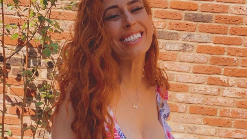 UK-Star Stacey Solomon präsentiert ihren Babybauch im Bikini