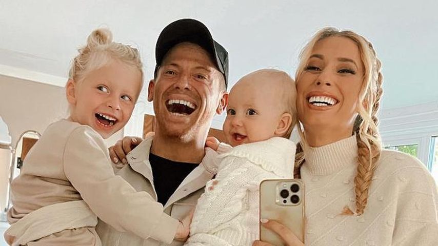 Stacey Solomon mit ihrem Mann und ihren gemeinsamen Kindern