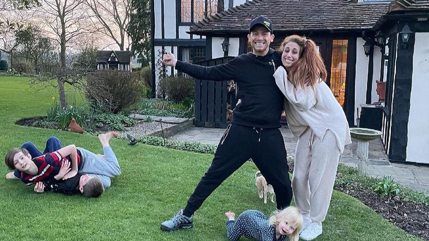 Stacey Solomon mit ihrem Partner und ihren Kids