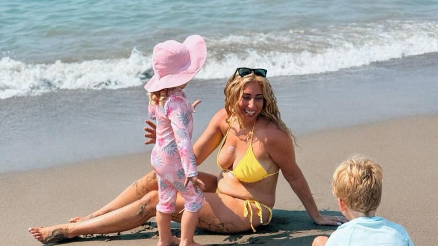 Stacey Solomon mit ihren Kindern im August 2024