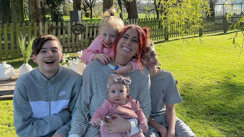 Stacey Solomon und ihre Familie im März 2022