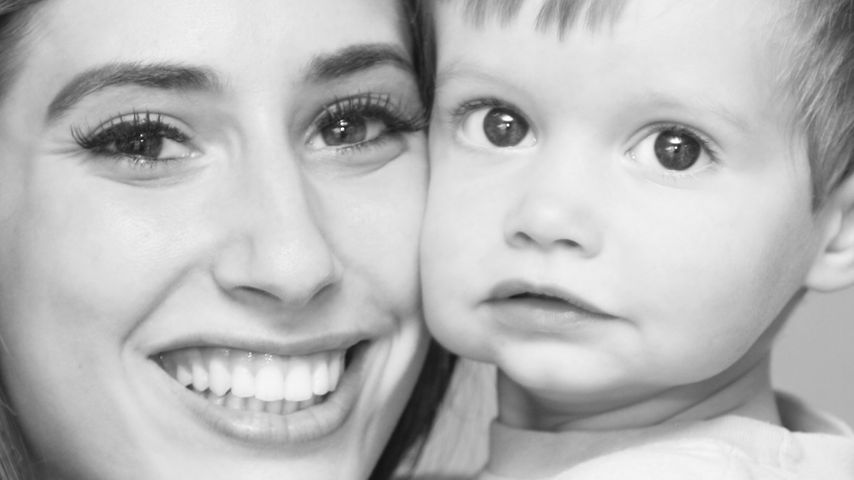 Stacey Solomon, TV-Bekanntheit, mit ihrem Sohn Zach