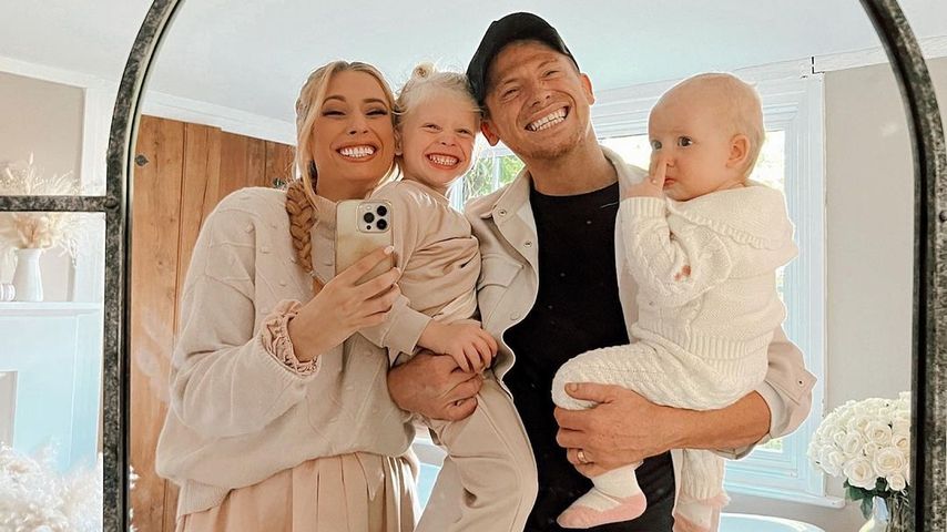Stacy Solomon und Joe Swash mit zwei ihrer Kinder, 2022