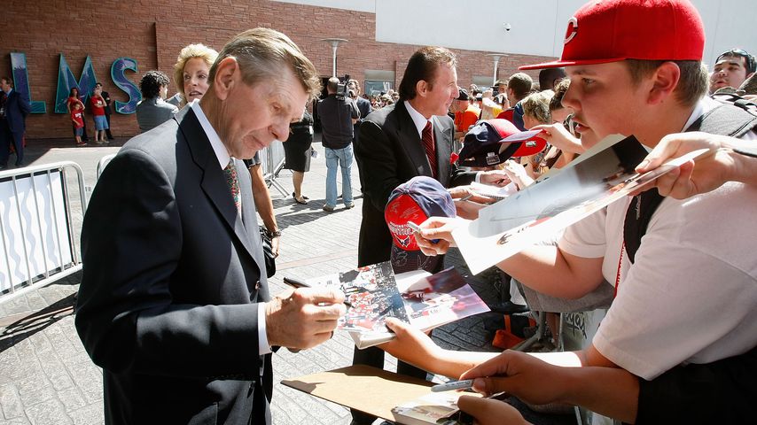 Demenz: Eishockey-Legende Stan Mikita (†78) ist gestorben