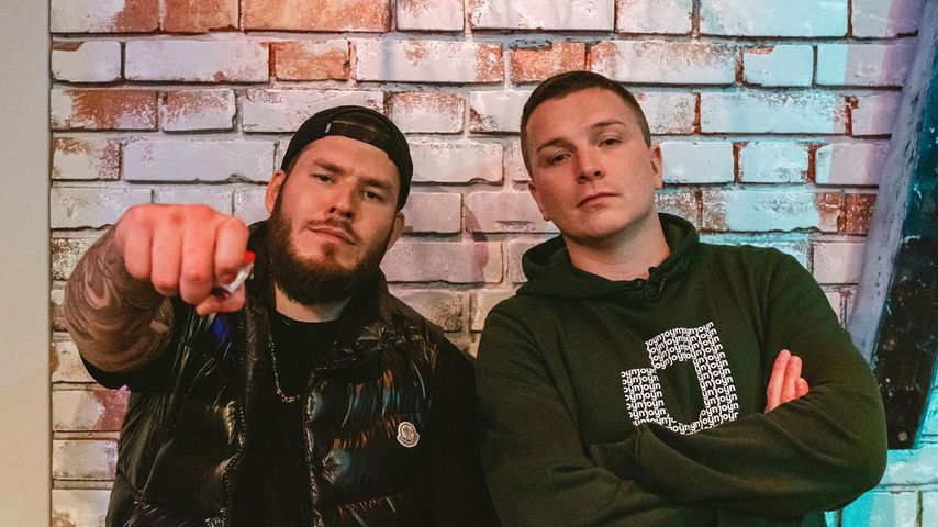 Überraschung! Aaron Troschke klingelt Promis aus dem Schlaf