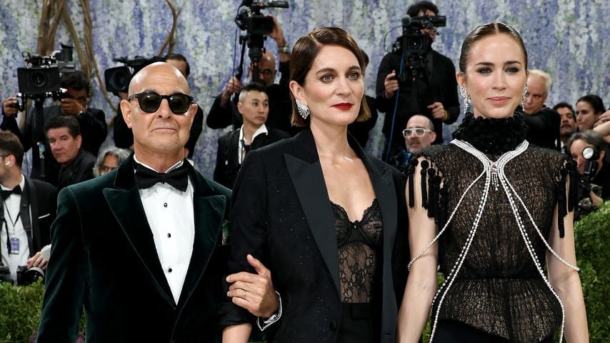 Stanley Tucci, Felicity Blunt und Emily Blunt bei der Met Gala 2026 im Metropolitan Museum of Art in New York