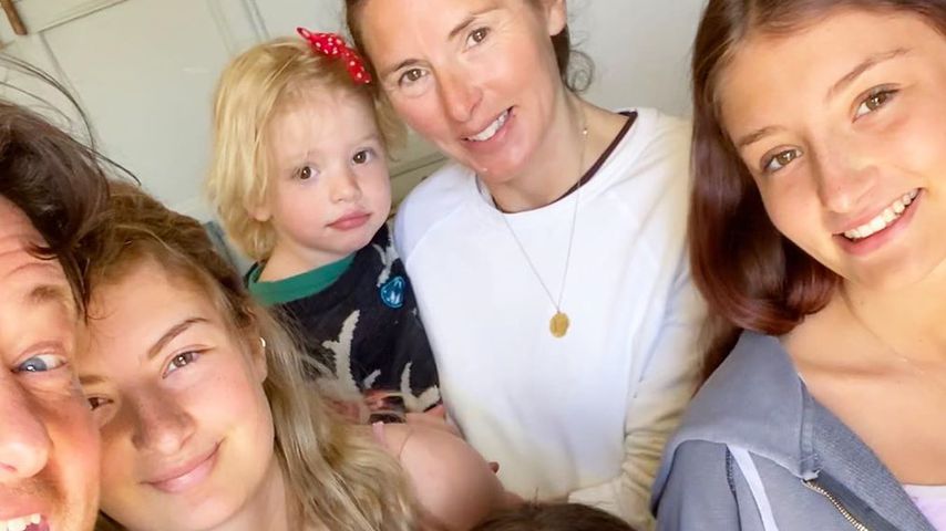Starkoch Jamie Oliver mit seinen Kindern und seiner Frau