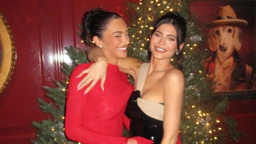 Stassie Karanikolaou und Kylie Jenner im Dezember 2022