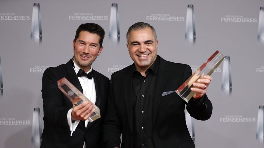 Stefan Gödde und Aiman Abdallah mit ihrem Fernsehpreis