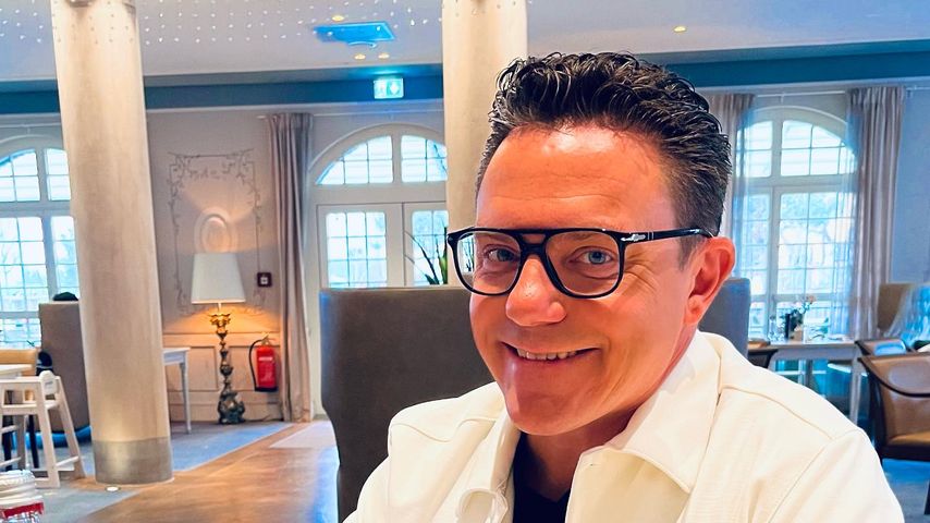 Stefan Mross fährt im TV fast eine Zuschauerin mit Vespa um