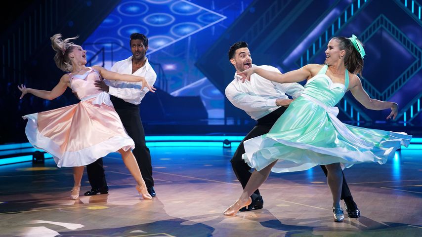 Stefano Zarrella (l.) und Biyon Kattilathu mit Marta Arndt und Mariia Maksina bei "Let's Dance"