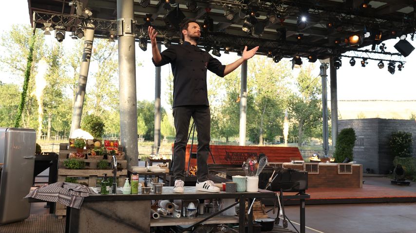 Steffen Henssler bei "Grill den Hennsler" im August 2022