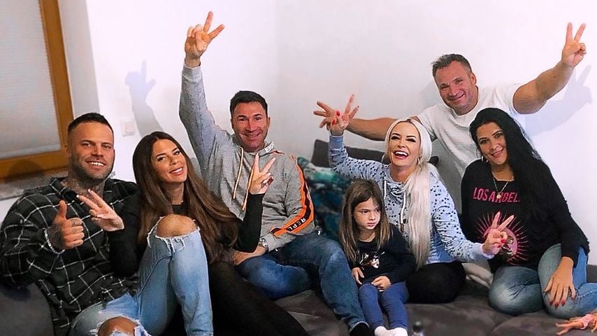 Steffen, Jenny Frankhauser, Lucas und Sophia Cordalis, Daniela Katzenberger und Peter und Iris Klein