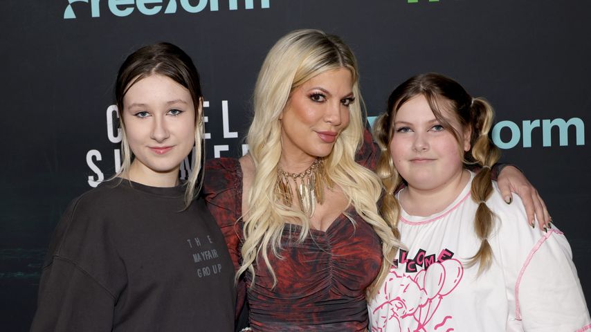 Stella McDermott, Tori Spelling, und Hattie McDermott, 2023