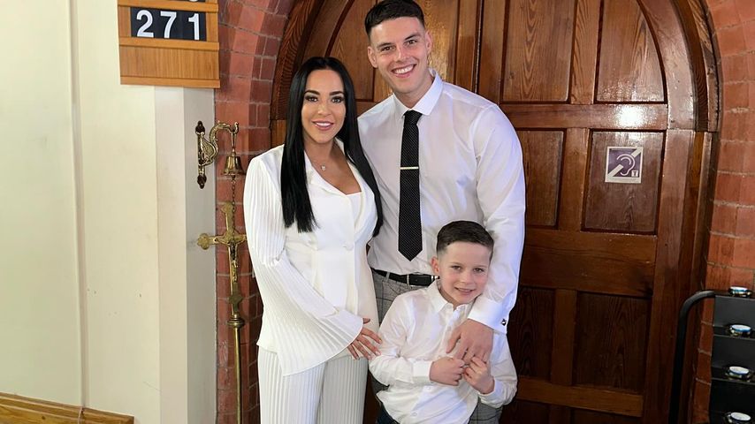 Stephanie Davis mit ihrem Sohn Caben und ihrem Partner Joe Mckalroy