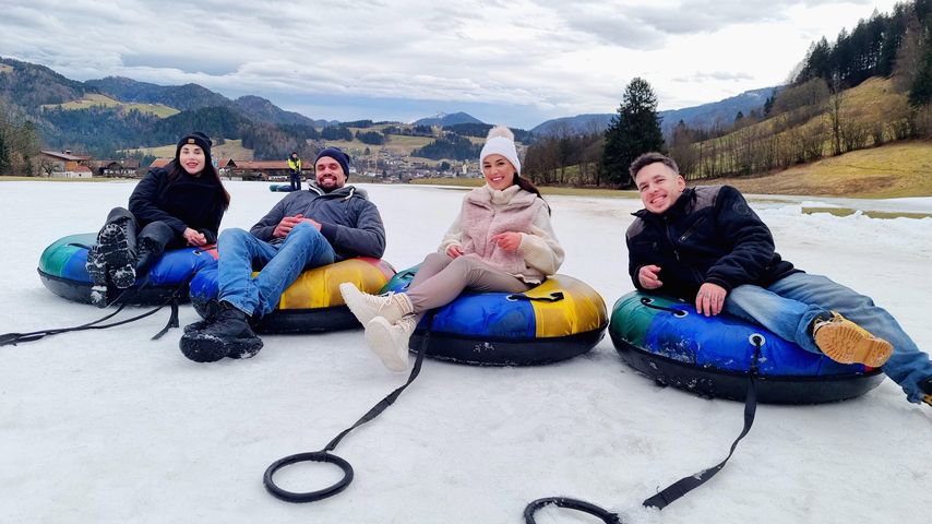 Stephanie, Peter, Alisa und Mario bei "Bauer sucht Frau International"