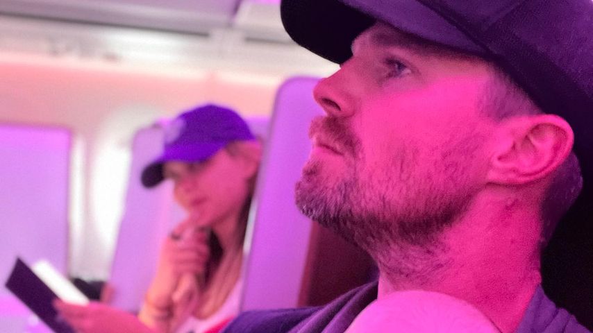 "Arrow"-Star Stephen Amell zeigt sich erstmalig mit Sohn!