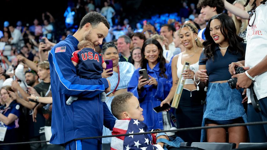 Mit seinen Söhnen: So süß feiert Stephen Curry Olympia-Gold