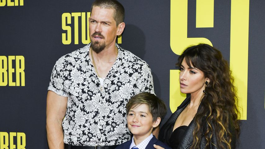 Steve Howey und Sarah Shahi mit ihrem Sohn William Wolf, 2019