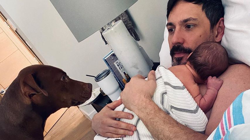 Steve Kazee und Callum Michael Rebel Kazee im März 2020