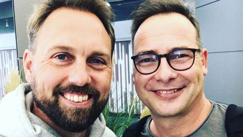 Steven Gätjen und Matthias Opdenhövel, Moderatoren bei "Die Liveshow bei dir zuhause"