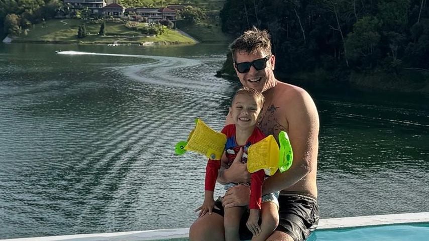 Steven Graf Bernadotte von Wisborg, TV-Bekanntheit, und sein Sohn