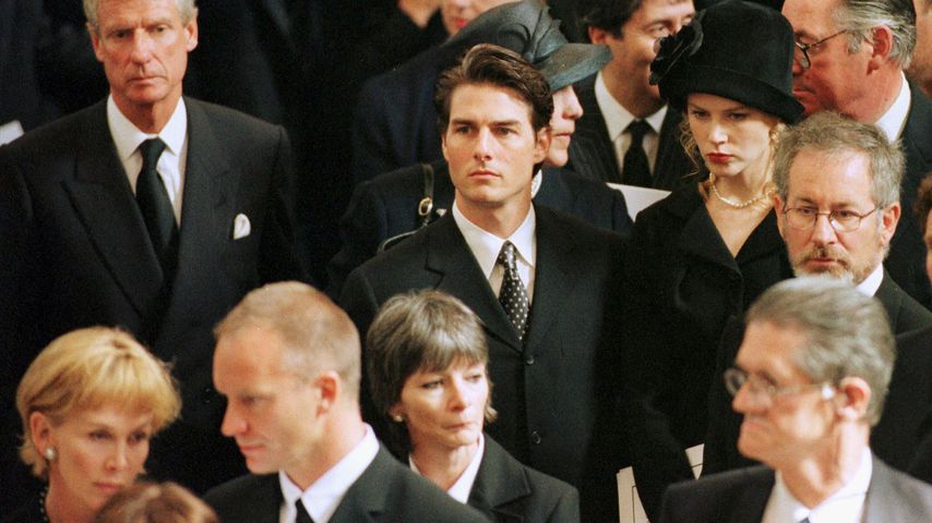 Sting, Tom Cruise, Nicole Kidman und Steven Spielberg bei Dianas Beerdigung