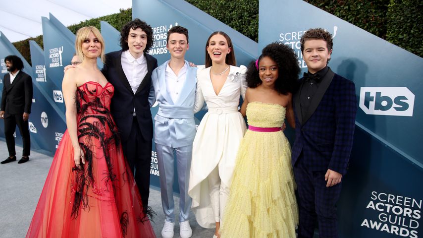 Cara Buono, Finn Wolfhard, Noah Schnapp, Millie Bobby Brown, Priah Ferguson und Gaten Matarazzo
