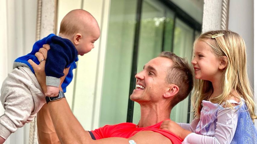 Stuart Holden und seine Kinder Remington und Kennady