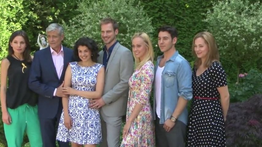 Nadine, Dietrich, Liza, Christian, Mirjam, Saša & Christin (v.l.), 9. Staffel-Cast