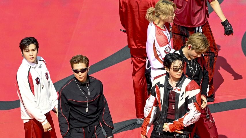 Suga, RM, Jin, Jimin, Jungkook, J-Hope und V von BTS bei der Fifa World Cup 2026 Topps Final Halftime Show in East Rutherford
