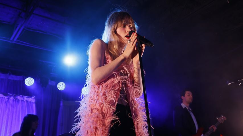Suki Waterhouse im Februar 2023
