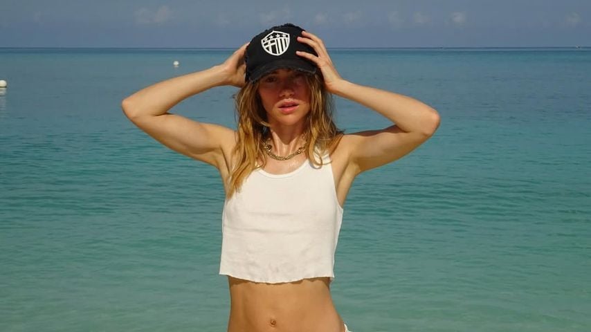 Suki Waterhouse präsentiert After-Baby-Body im Bikini
