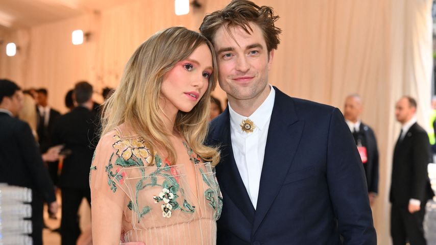 Suki Waterhouse und Robert Pattinson im Rahmen der Met Gala 2023