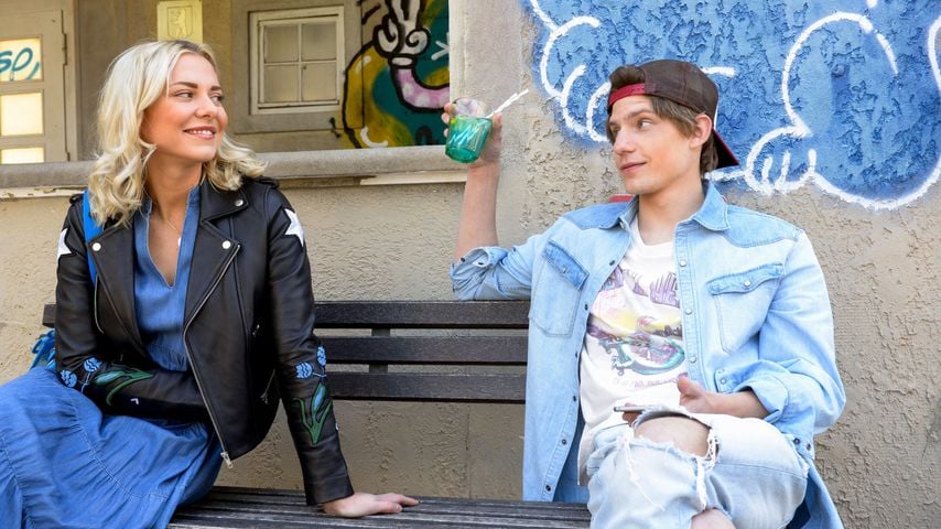 Sunny (Valentina Pahde) und Moritz (Lennart Borchert) bei GZSZ