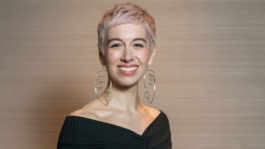 ESC-Eklat: Flitzer klaut Großbritanniens Sängerin das Mikro!