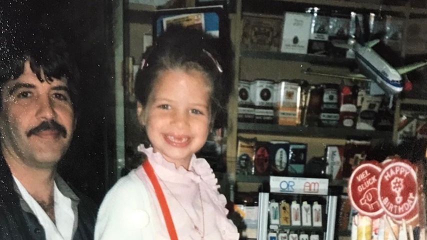 Susan Sideropoulos' Throwback-Bild mit ihrem Vater
