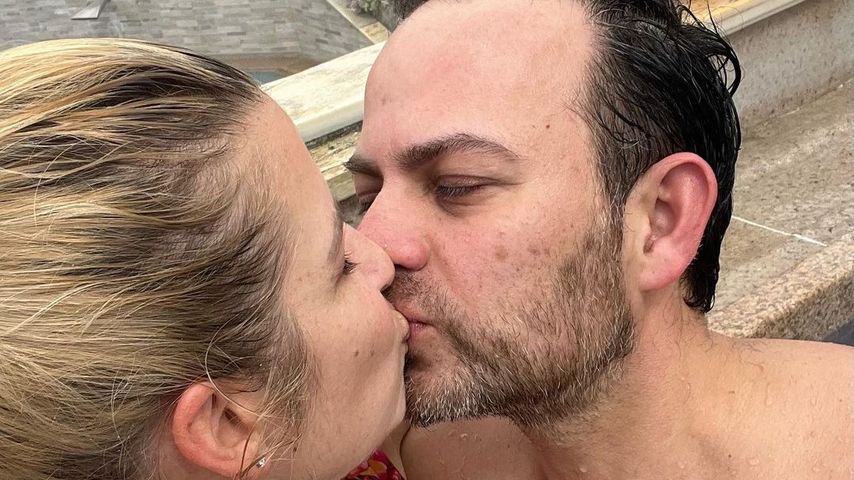 Verliebt: Susan Sideropoulos knutscht im Netz mit ihrem Mann