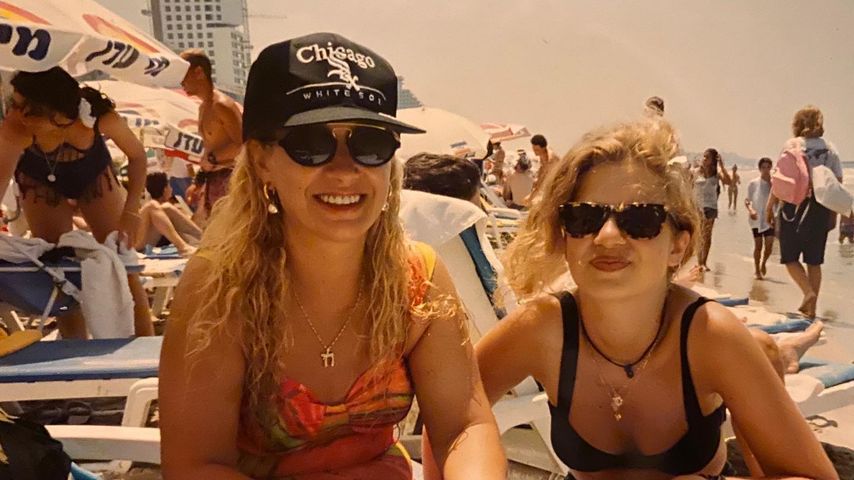 Susan Sideropoulos (als Jugendliche) mit ihrer Mutter Edna (†)
