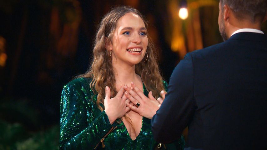 Bachelor-Kandidatin Susanna Bouchain beim ersten Aufeinandertreffen mit Dominik Stuckmann