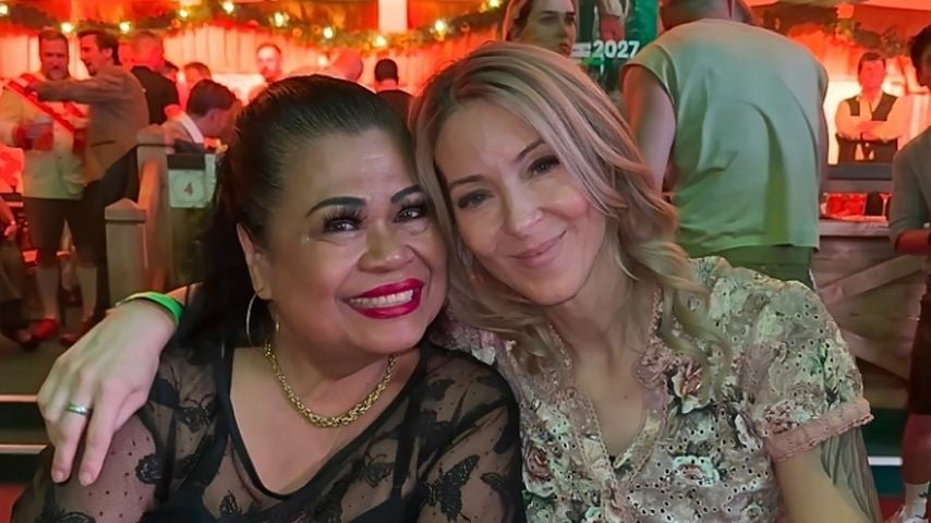 Simone Lugner mit "Forsthaus Rampensau"-Mitkandidatin Susi, Oktober 2026