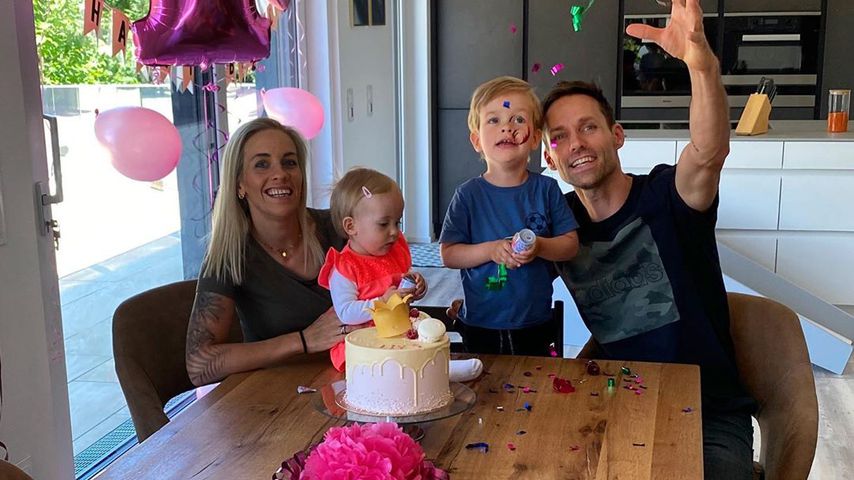Sven Hannawald mit seiner Frau, seinem Sohn und seiner Tochter, Mai 2020